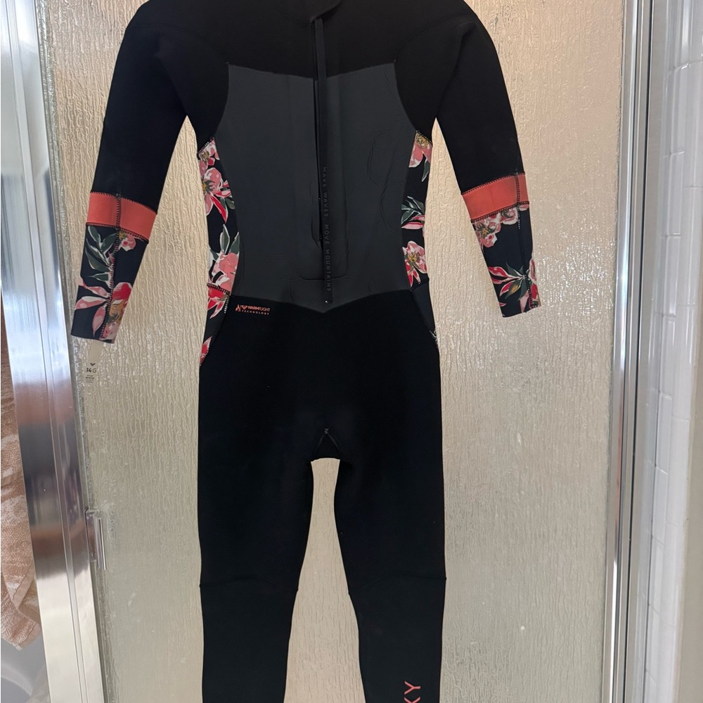 Roxy Black and Orange Floral Wetsuit - Picture 2 of 4
